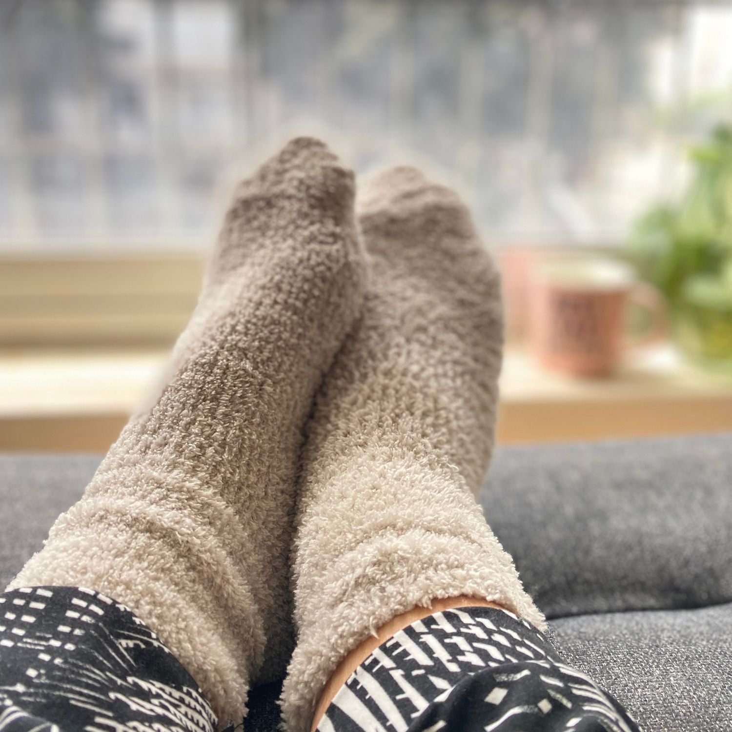 Sisters Mug & Cozy Socks Set – So Happy I Got You